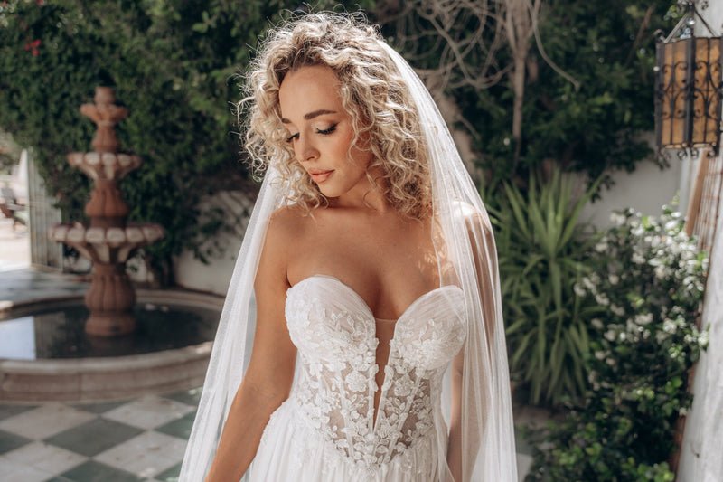 Tips for Choosing Wedding Gowns with Visible Corsets