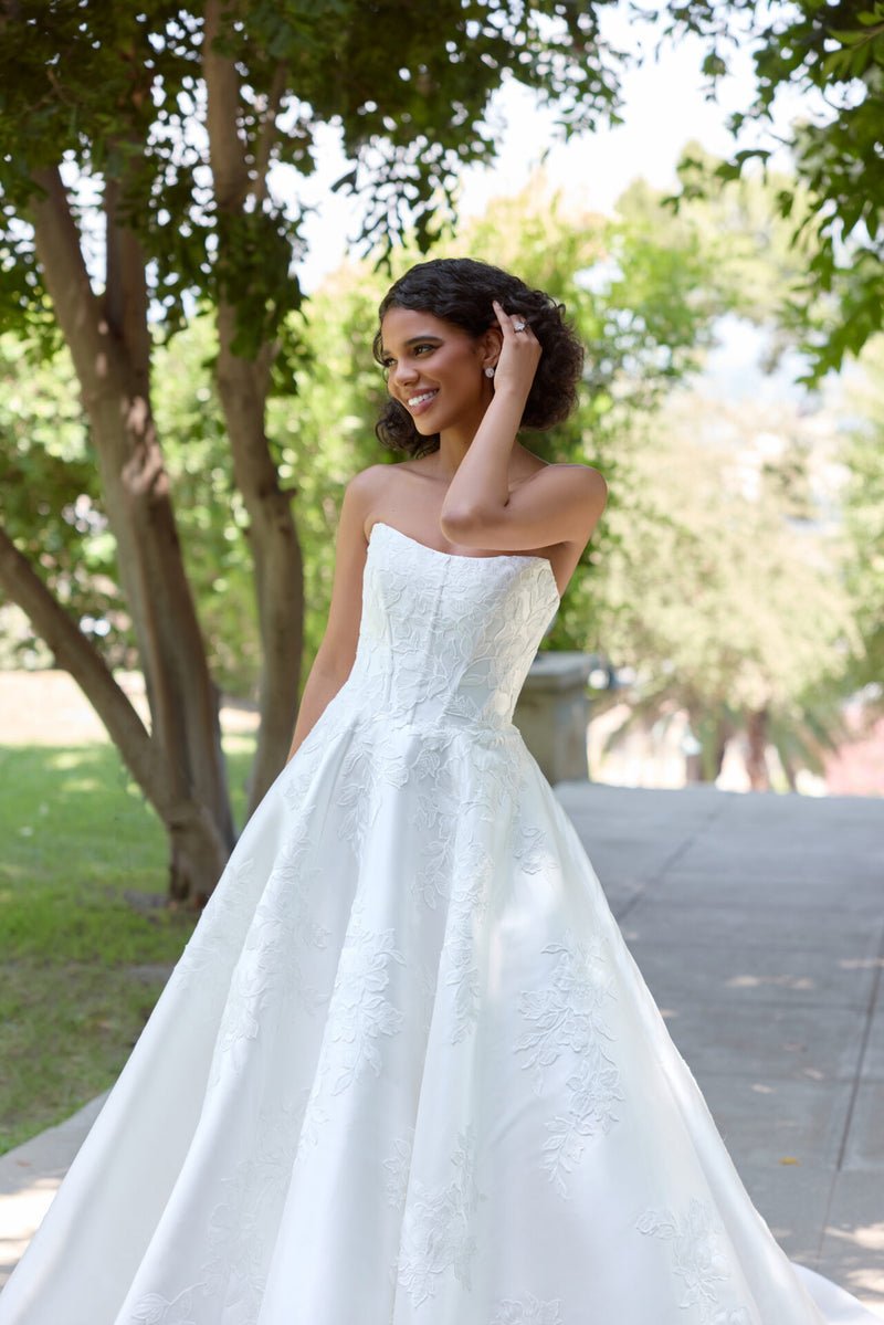 Boomer - Wedding Gown - Essense